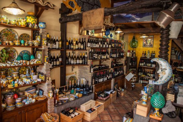 Il Vino della Rosa Enoteca Linguaglossa, Sicily