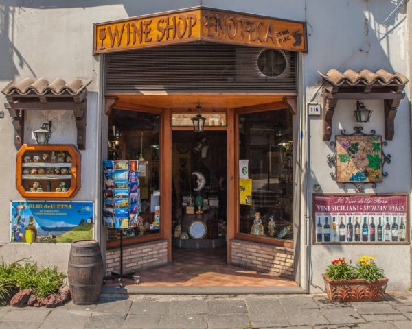 Il Vino della Rosa Enoteca Linguaglossa, Sicily