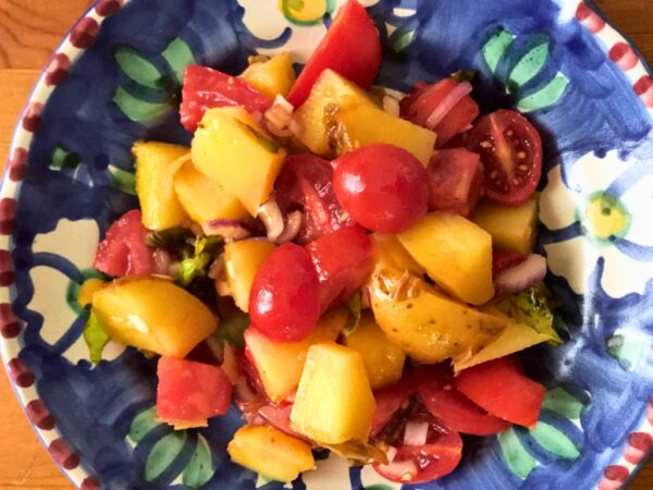 insalata pantesca on ceramic plate
