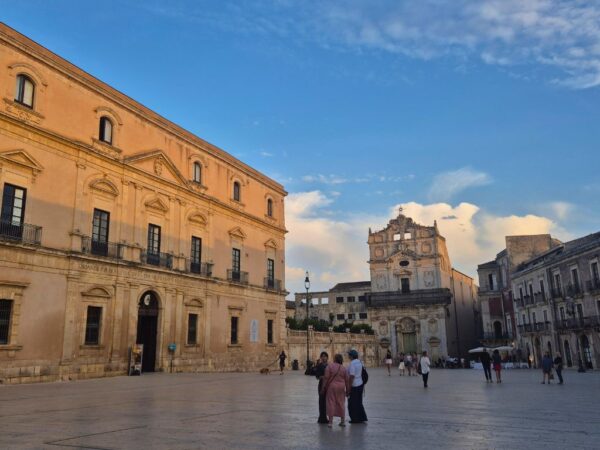 ortigia piazza duomo at sunset